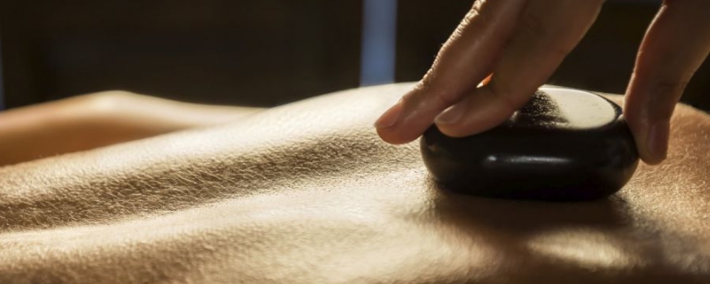 按摩手法教程背部視頻-簡單易學的背部按摩手法教學