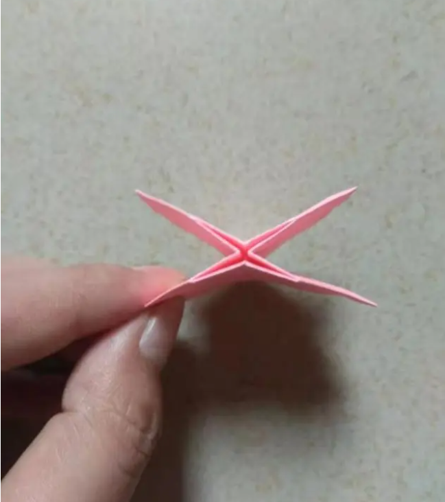 蝴蝶結折紙教程圖解-蝴蝶結的折紙方法步驟