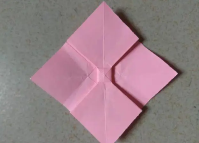 蝴蝶結折紙教程圖解-蝴蝶結的折紙方法步驟