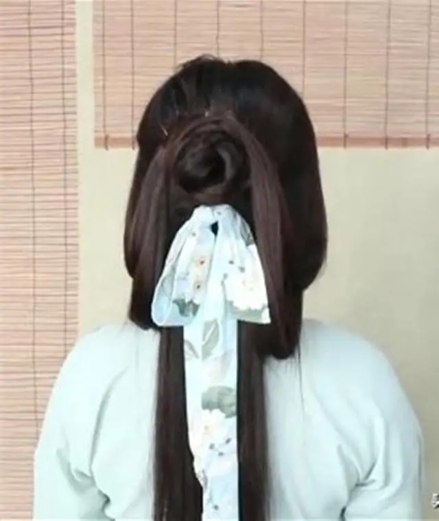 古裝發(fā)型怎么弄-簡(jiǎn)單古裝發(fā)型教程圖解