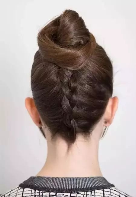 扎頭發教程簡單又好看-7款好看又簡單的編發教程