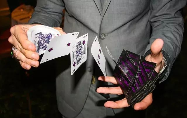 紙牌魔術(shù)教程